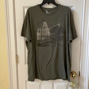 Gap XXL Men’s short sleeve Tee. Color Army Green